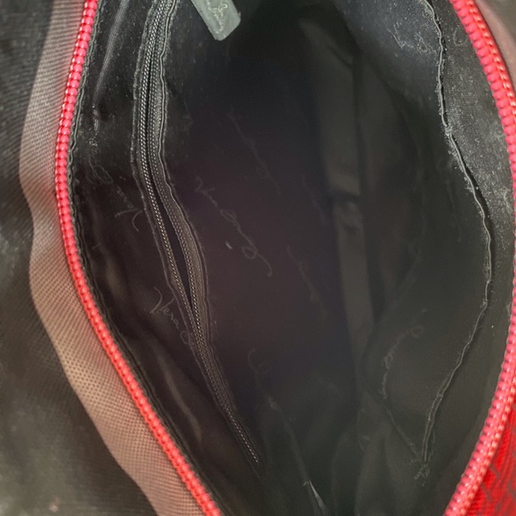 Vera Bradley crossbody bag. Great for travel! - Picture 10 of 13